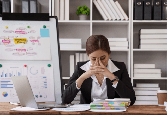 追われる仕事ではなく“追う仕事”を